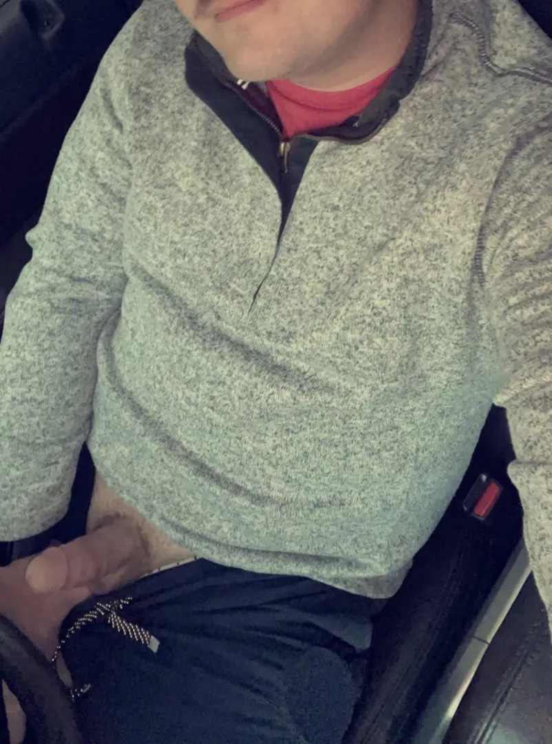 (28) just your average blue collar man that’s into masculine dad bods and bears. posted by Hung_Dude48