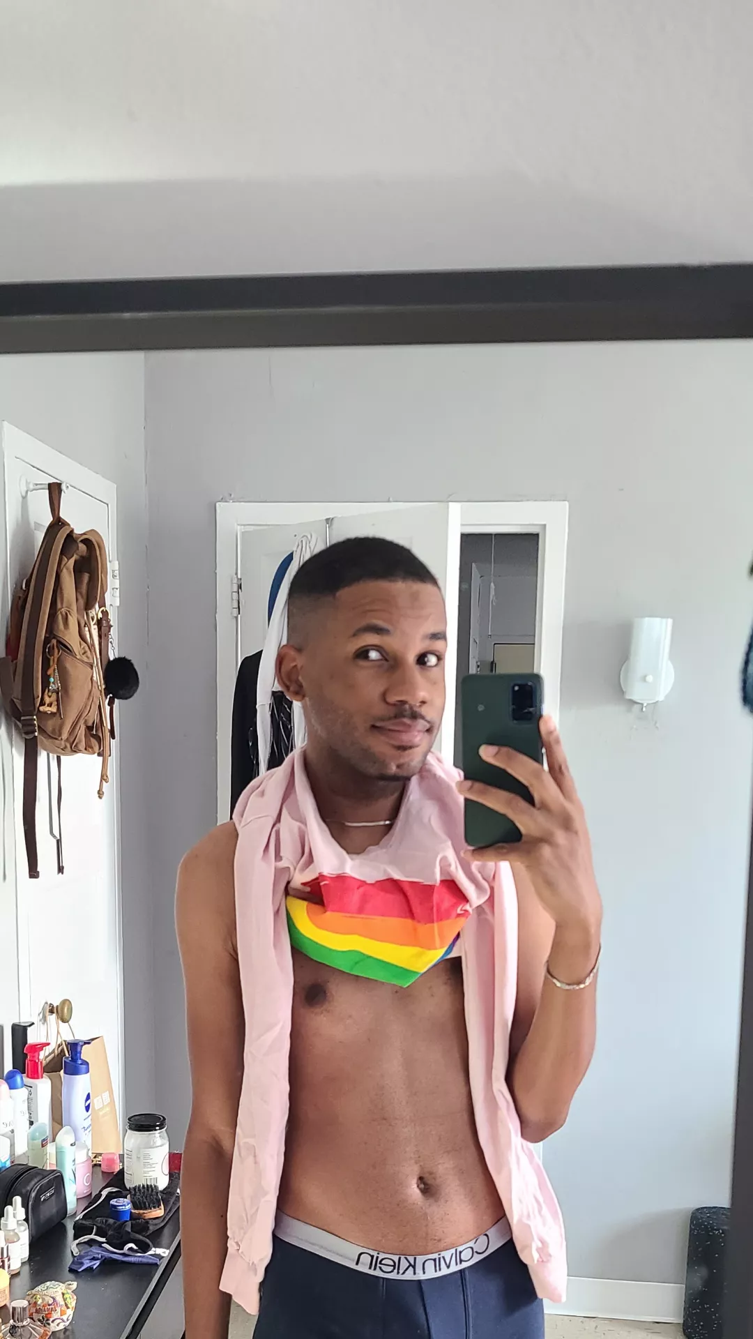 [29] NY. It's finally FRIDAY!. Never forget to flaunt your rainbow 🌈 ✨️ 😋 posted by Key_Koala4623