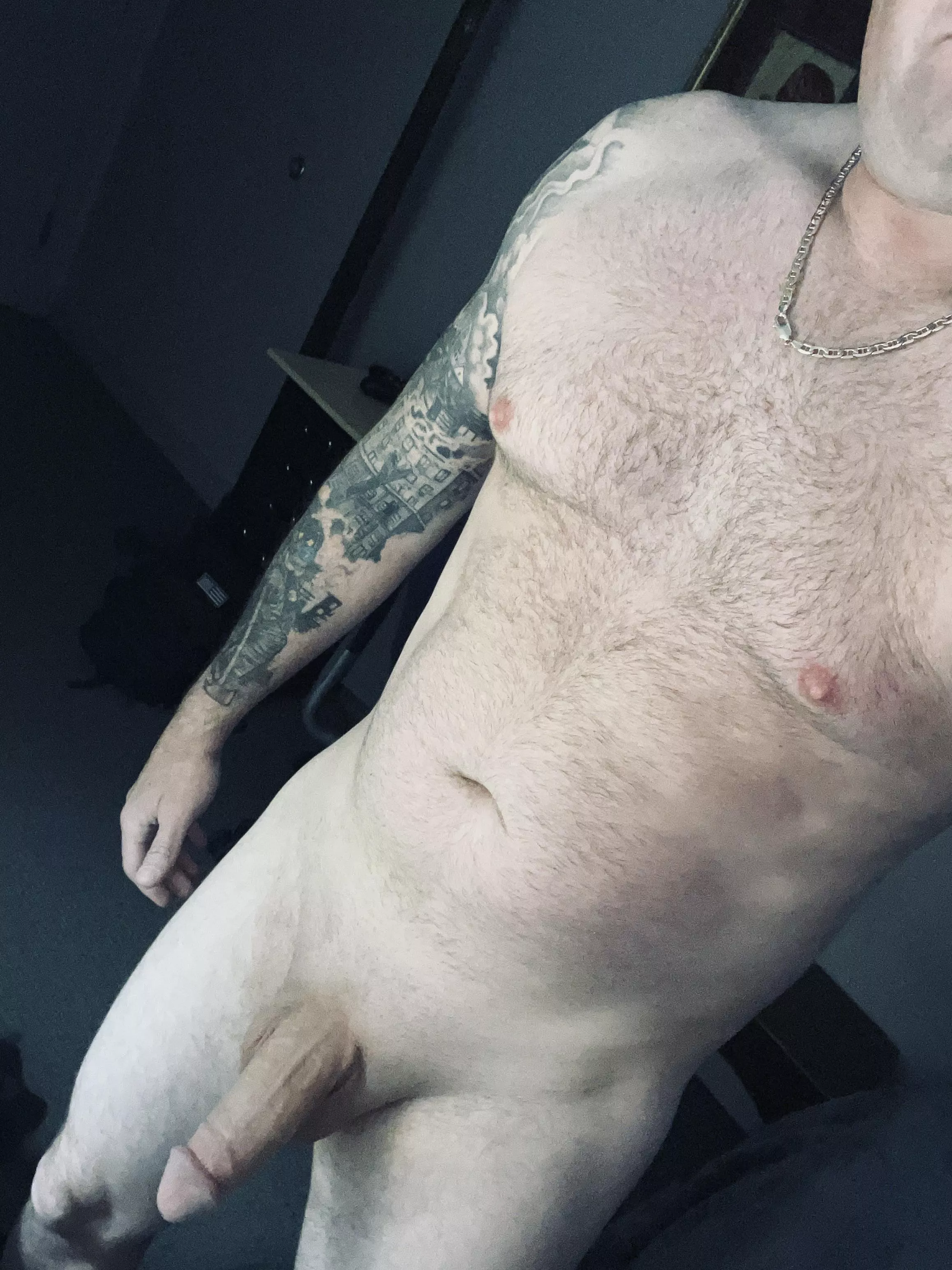 [40] cum visit me at work posted by ROC1325