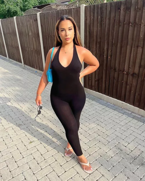 All black by thenewshoppinglist