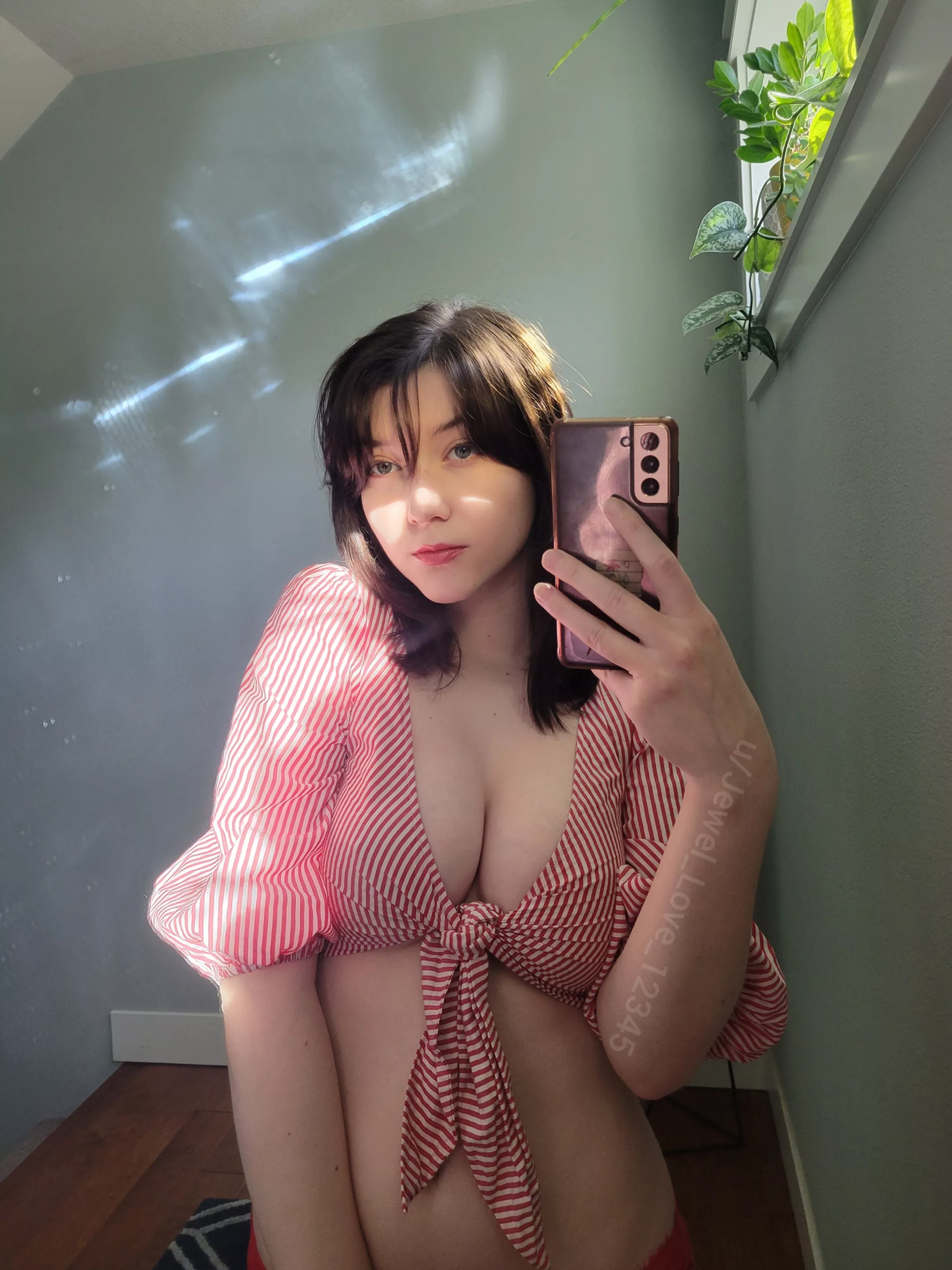 Am I girlfriend material? posted by Jewel_Love_12345