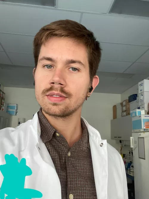 Another day in the lab ✨🧚🏻‍♂️ by waterparaplu