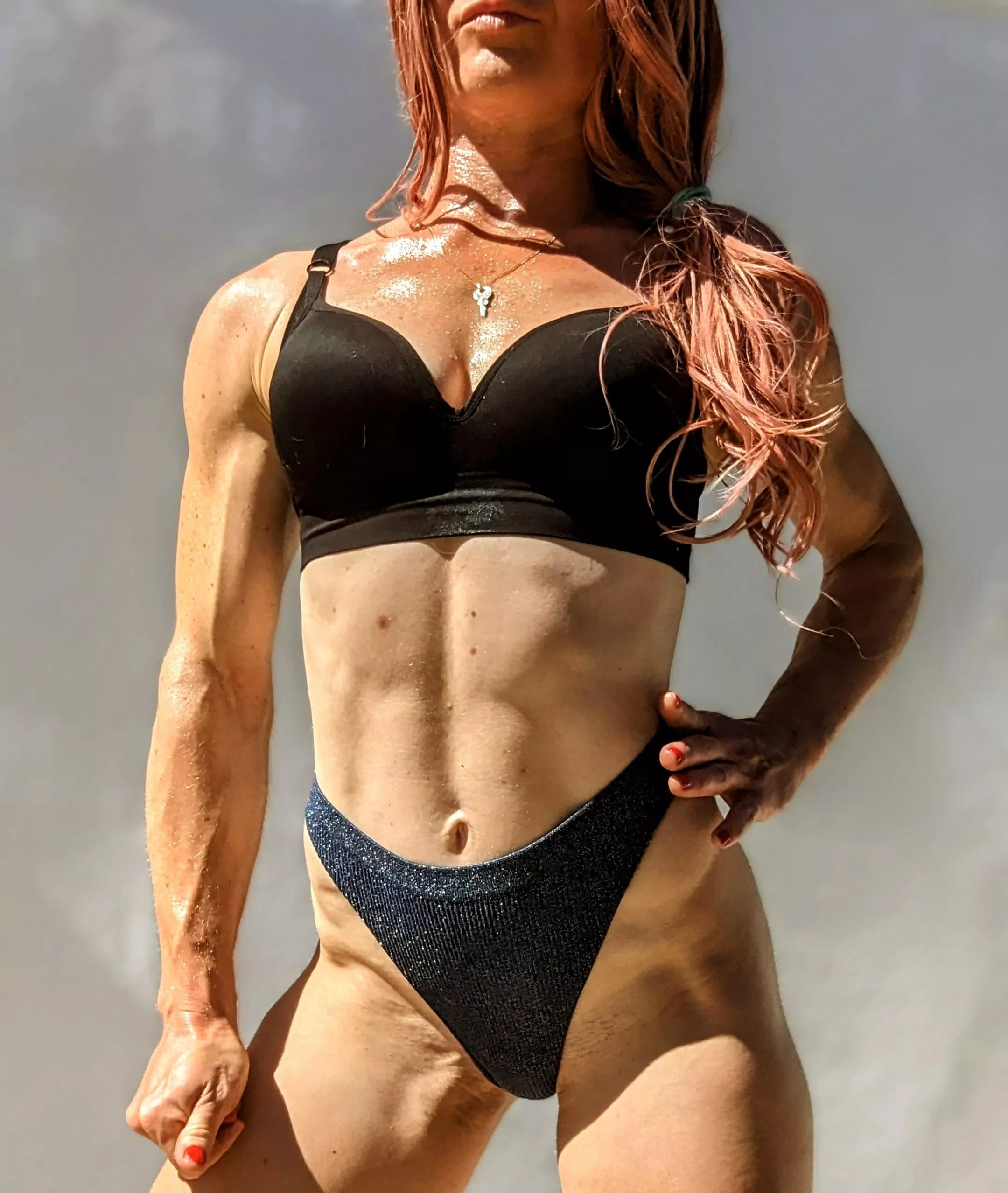 Athletic muscle build posted by powerfulzoyaxxx