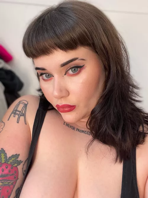 Big girls always have the cutest faces ! by OfBillie