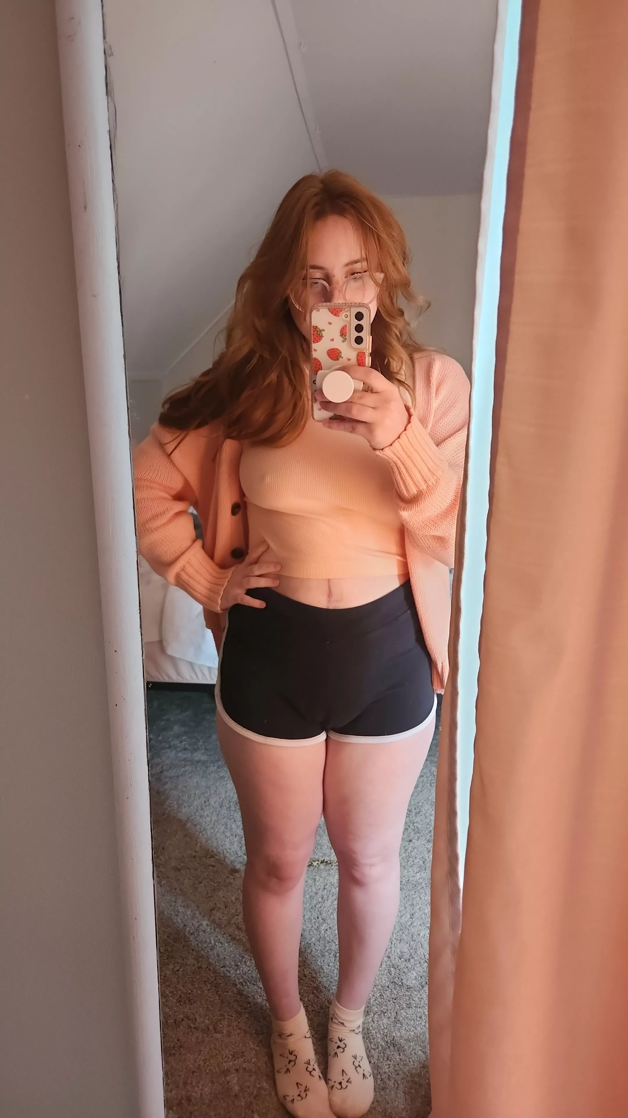 Comfy clothes working (f)rom home 🥰 posted by teichann