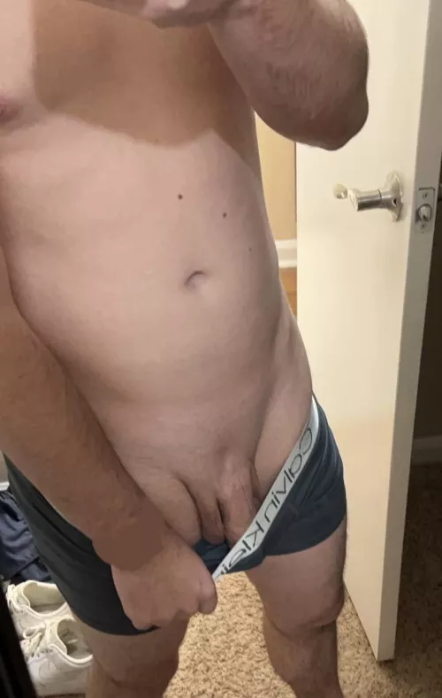 DM me if I stopped your scroll 😝 by LandscapeResidentt