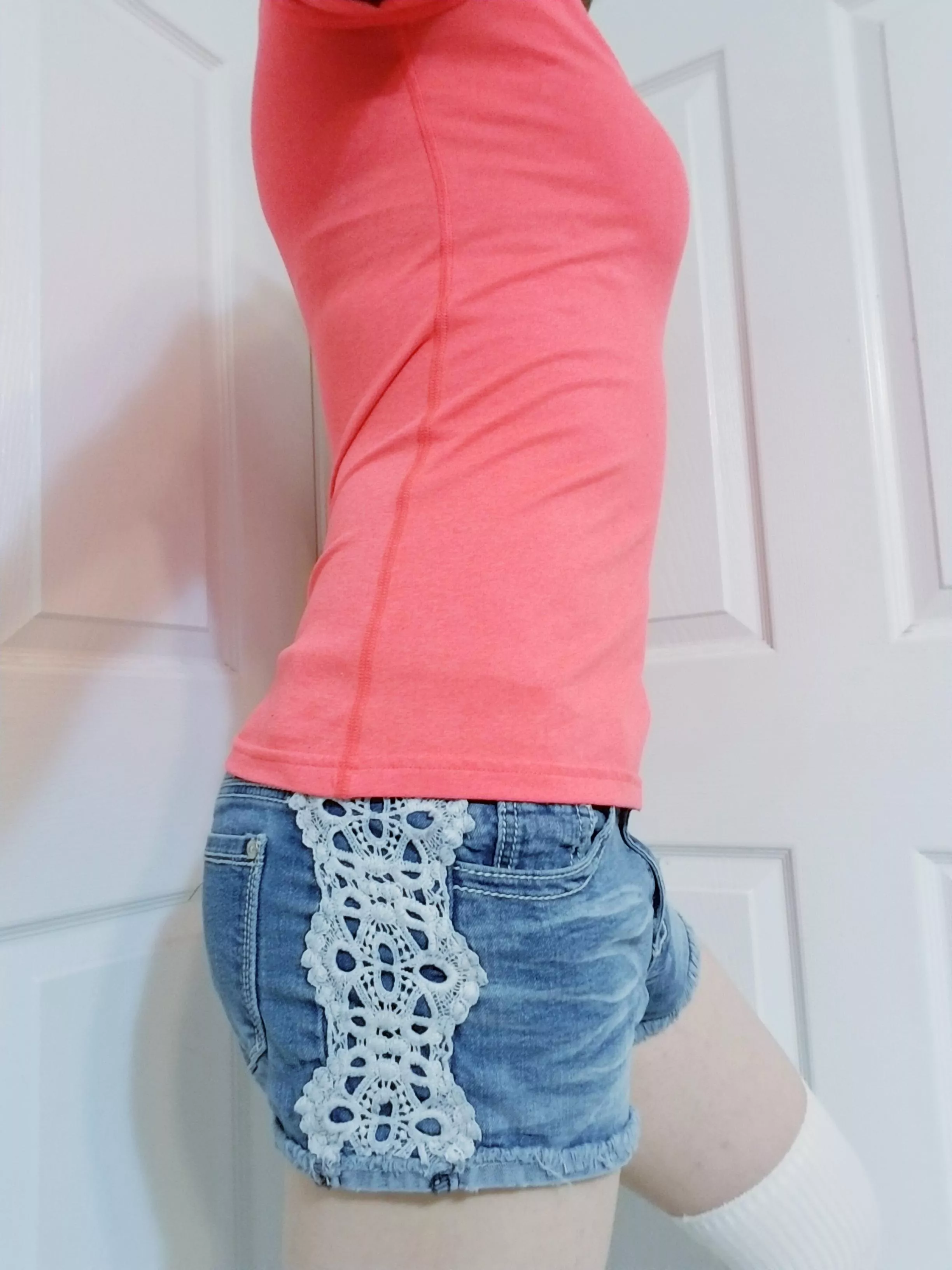 Does this catch your curiosity? posted by Yoursecretsissybum