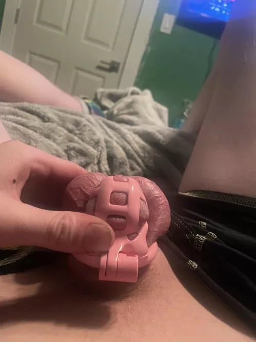 Downsizing to the HT nub tomorrow. How long should I stay locked? by Aaanbby