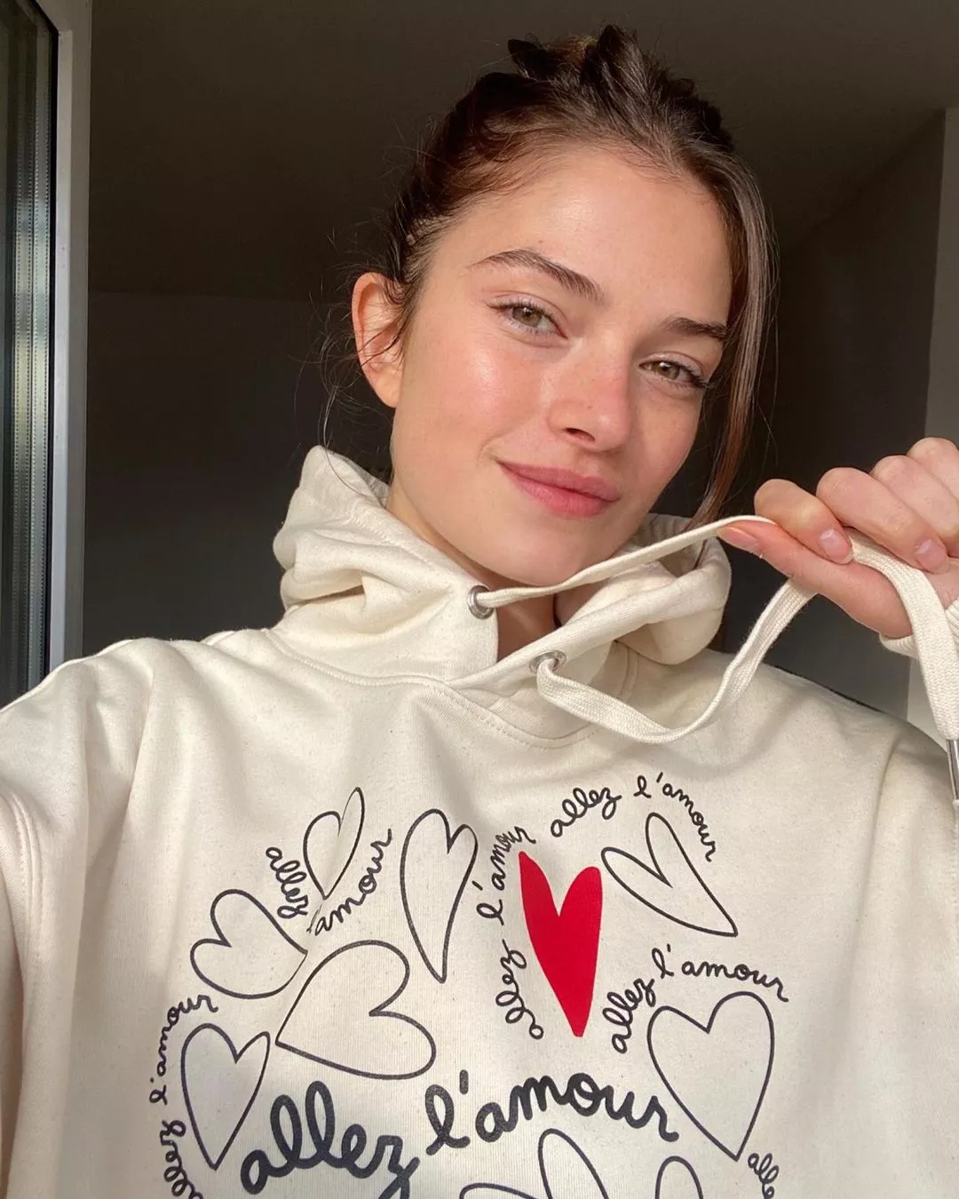 Eve Dumon posted by sagar9175