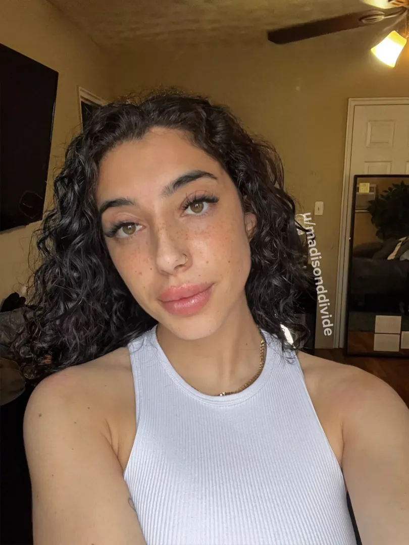 first time posting here... hi 👋 (24f) posted by madisonddivide