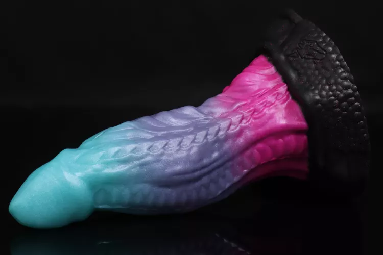 Found a Small Tempestt in Rogue! (base has red glitters, hope shaft still glows) by Katt_likes_BD