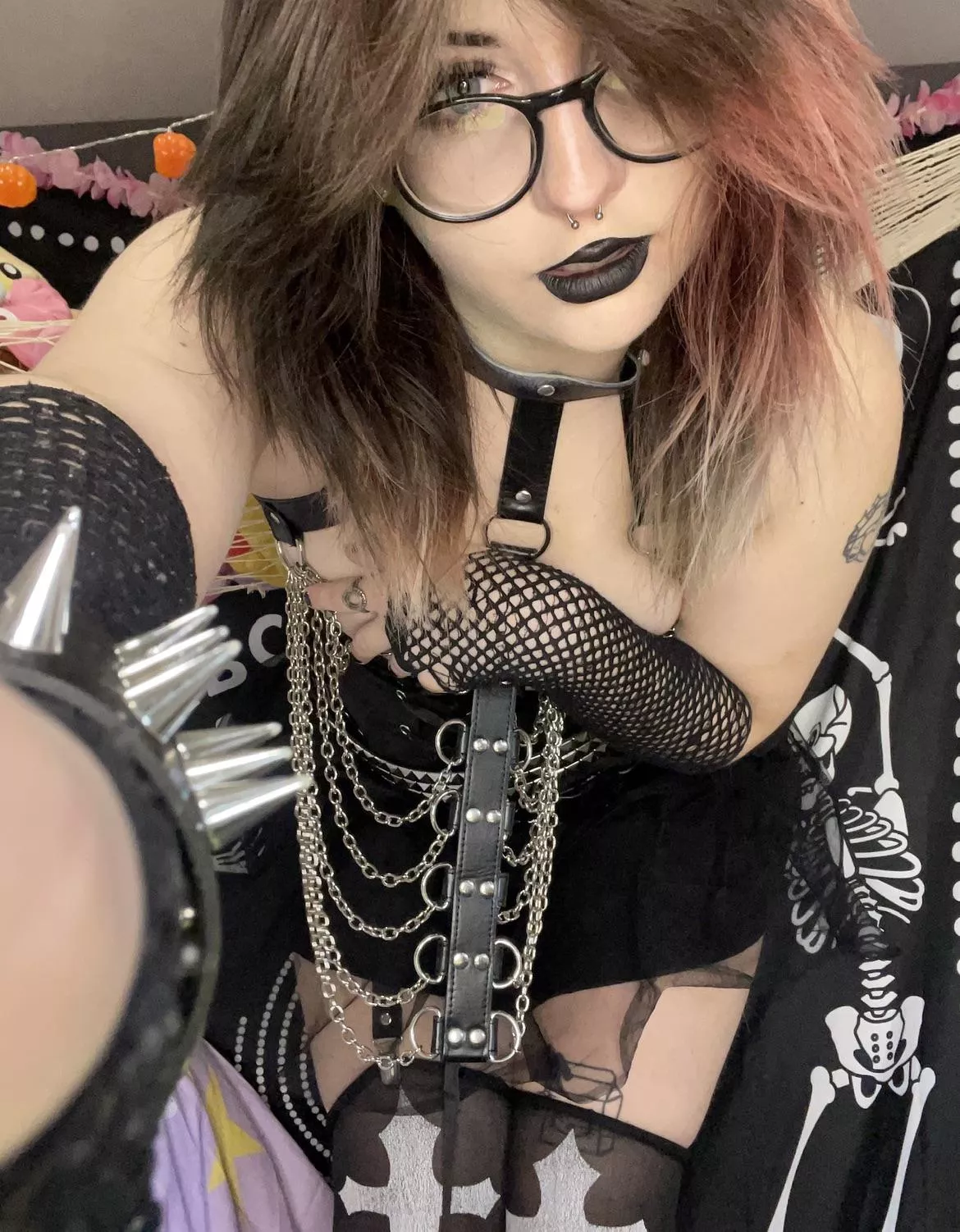 Get on your knees :) [F] posted by spookythighsxo