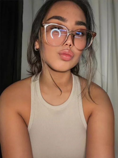 Give me a kiss by sSsexylillexyy