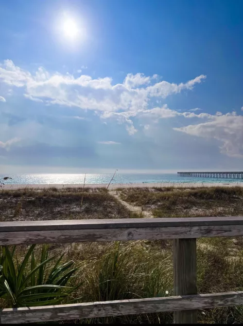 Happiness comes in waves by FlordiamanAlan