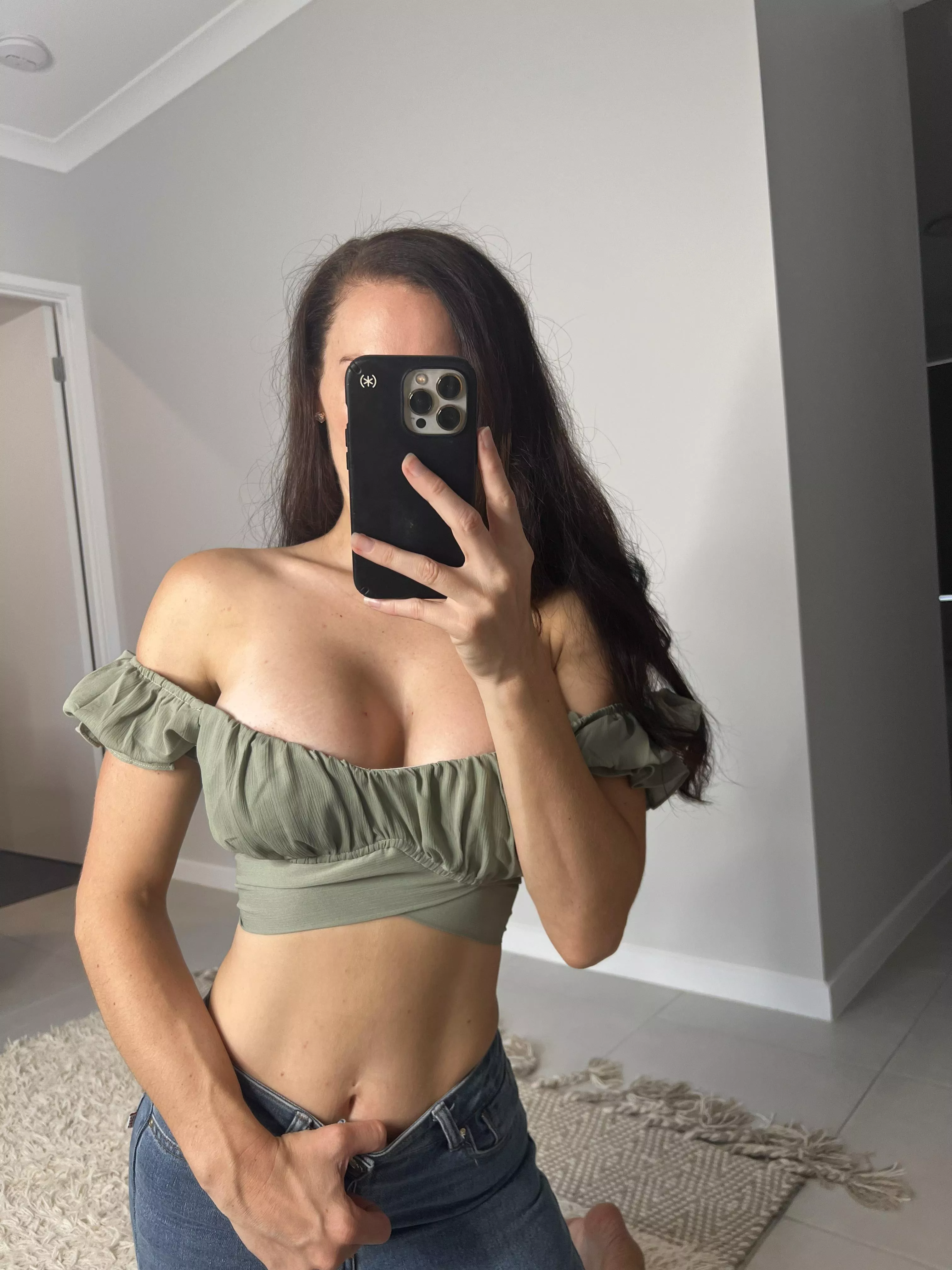 Happy Friday 😈 posted by annamays91