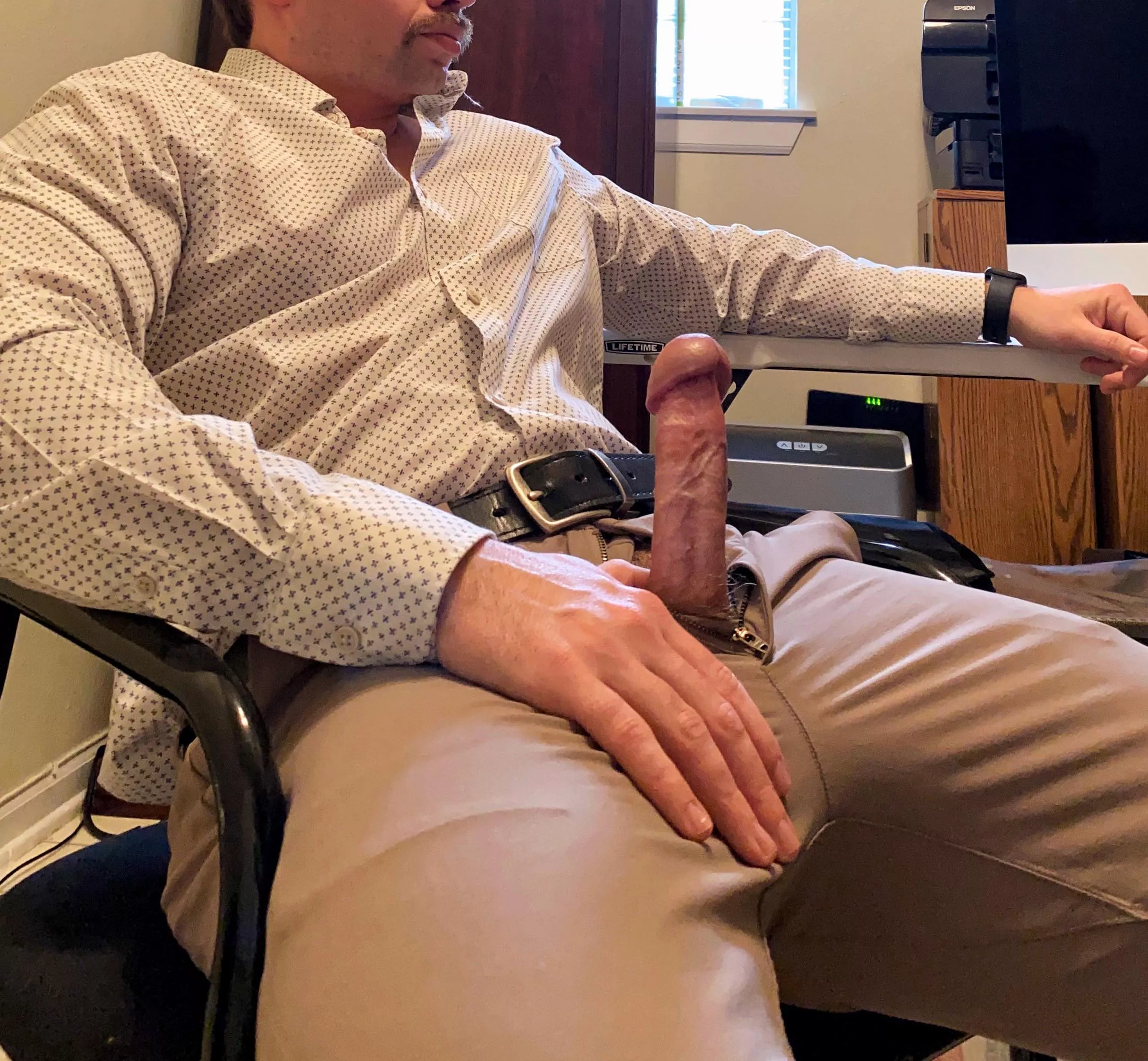 Hard at work[36] 😏 posted by Adorableone_13-1