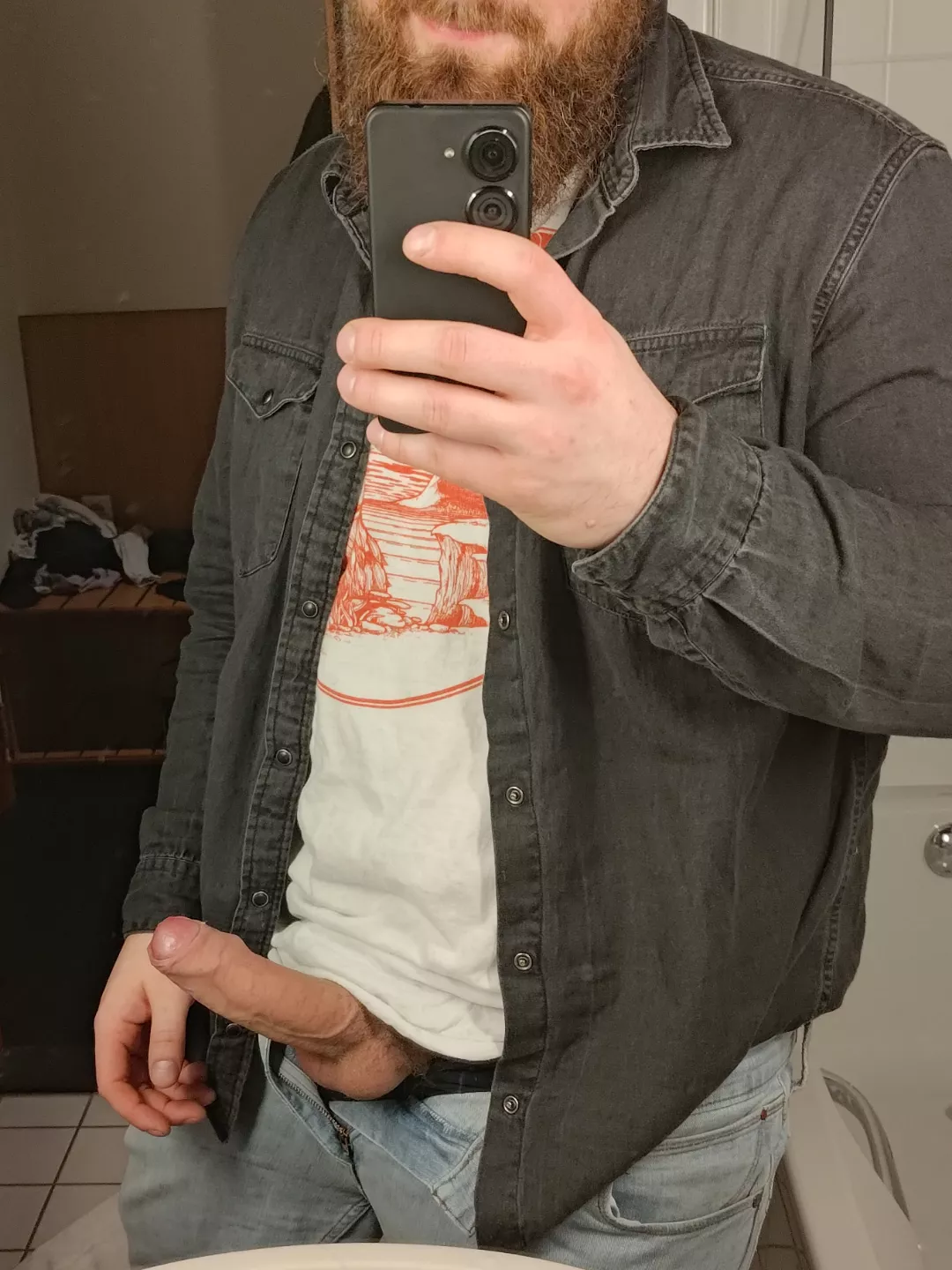 Hotel mirrors just hit different posted by HungNordic