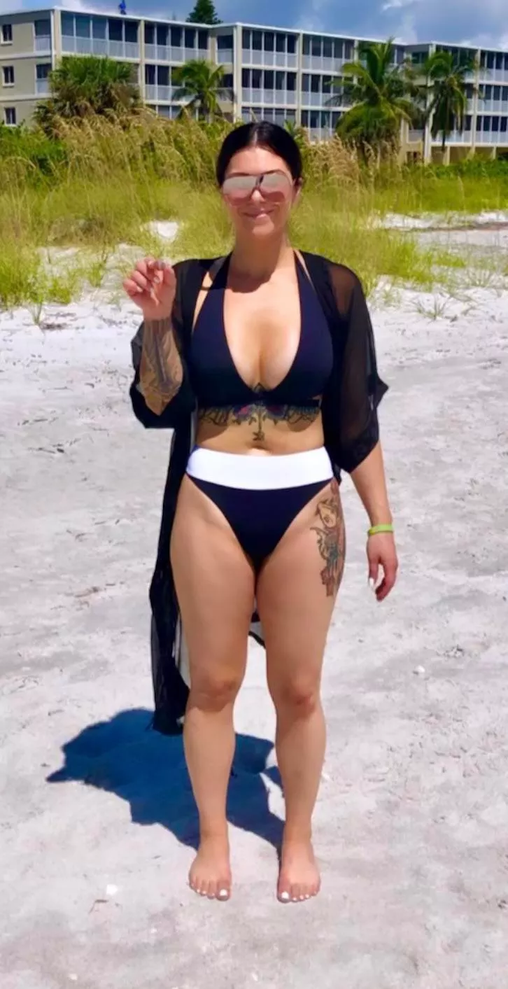 Hunting for Sea Shells posted by TheOneWhoPostsYou