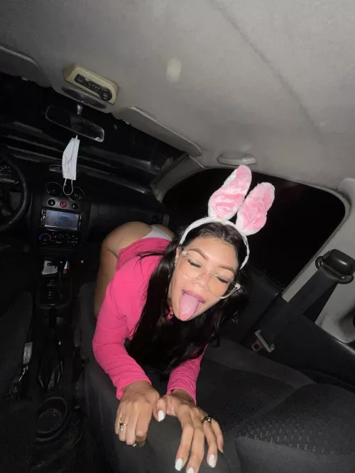 I like that they see me being a whore in the car by luciacamgirl2