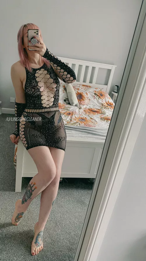 I love how this dress hugs my body by lingeriecleaner