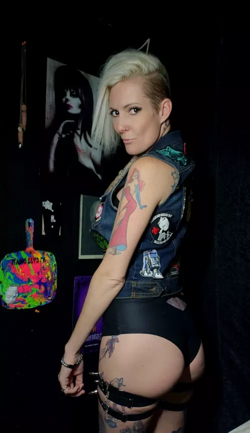 I think I'm in the right place 🤘🦇🖤 by LDLVMama