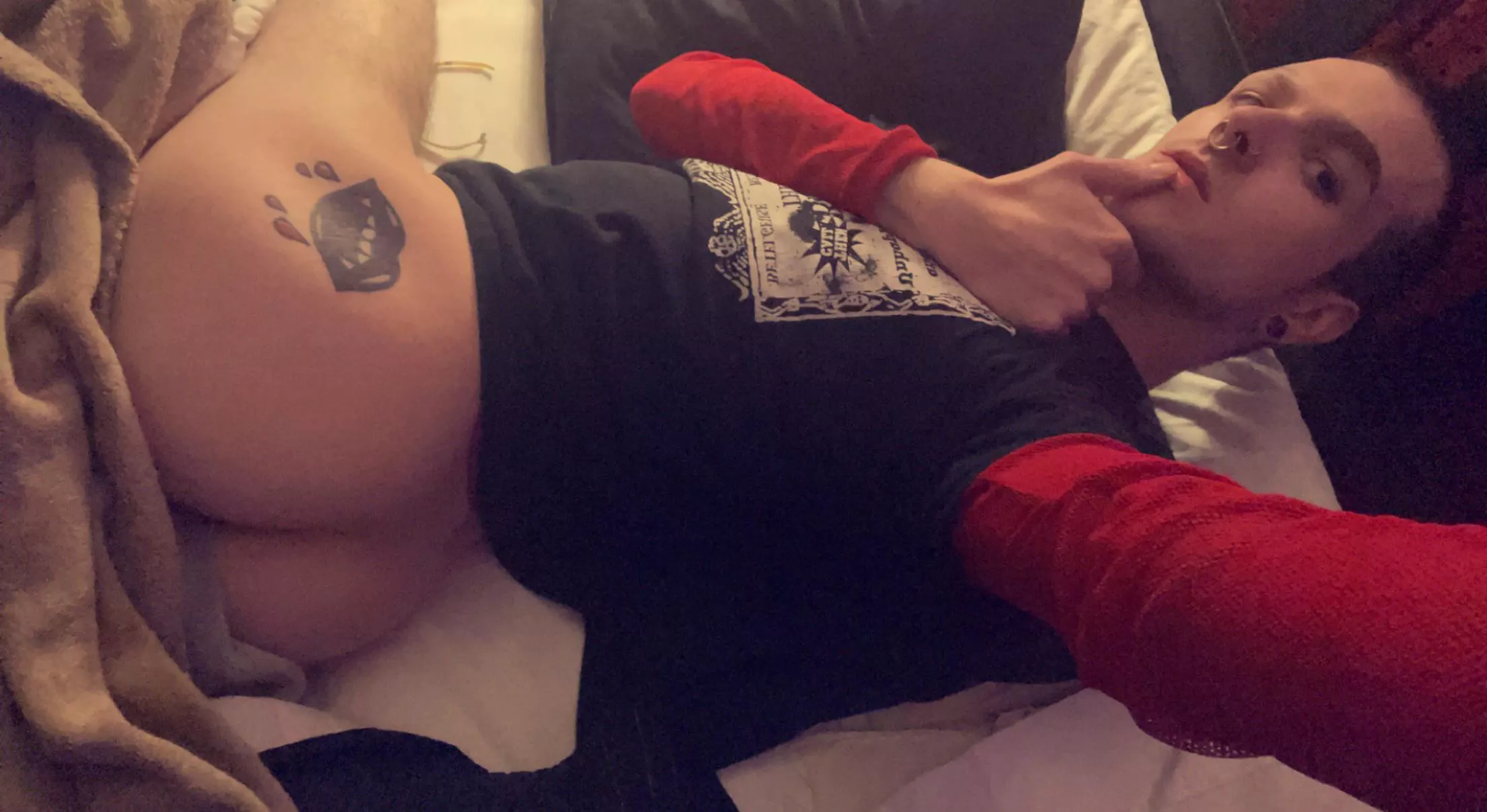 If only I could mount a broom like my wizard 🙈 posted by Paradich