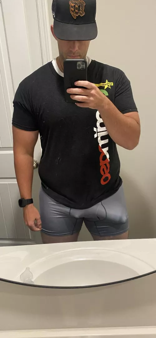 It’s been a rough few weeks. Can this newly single dad get some love on here? by SheepherderPrize1596