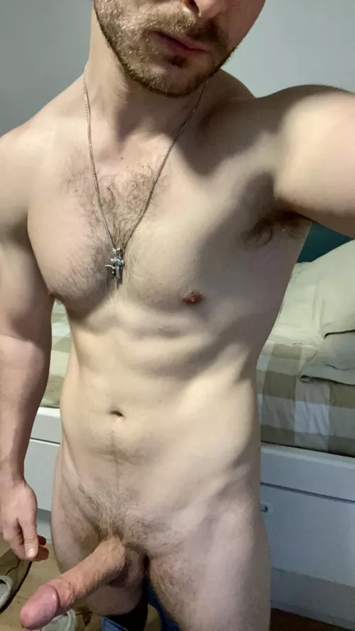 It’s Friday, time to put our partying outfits on 🤟 by paradescarg