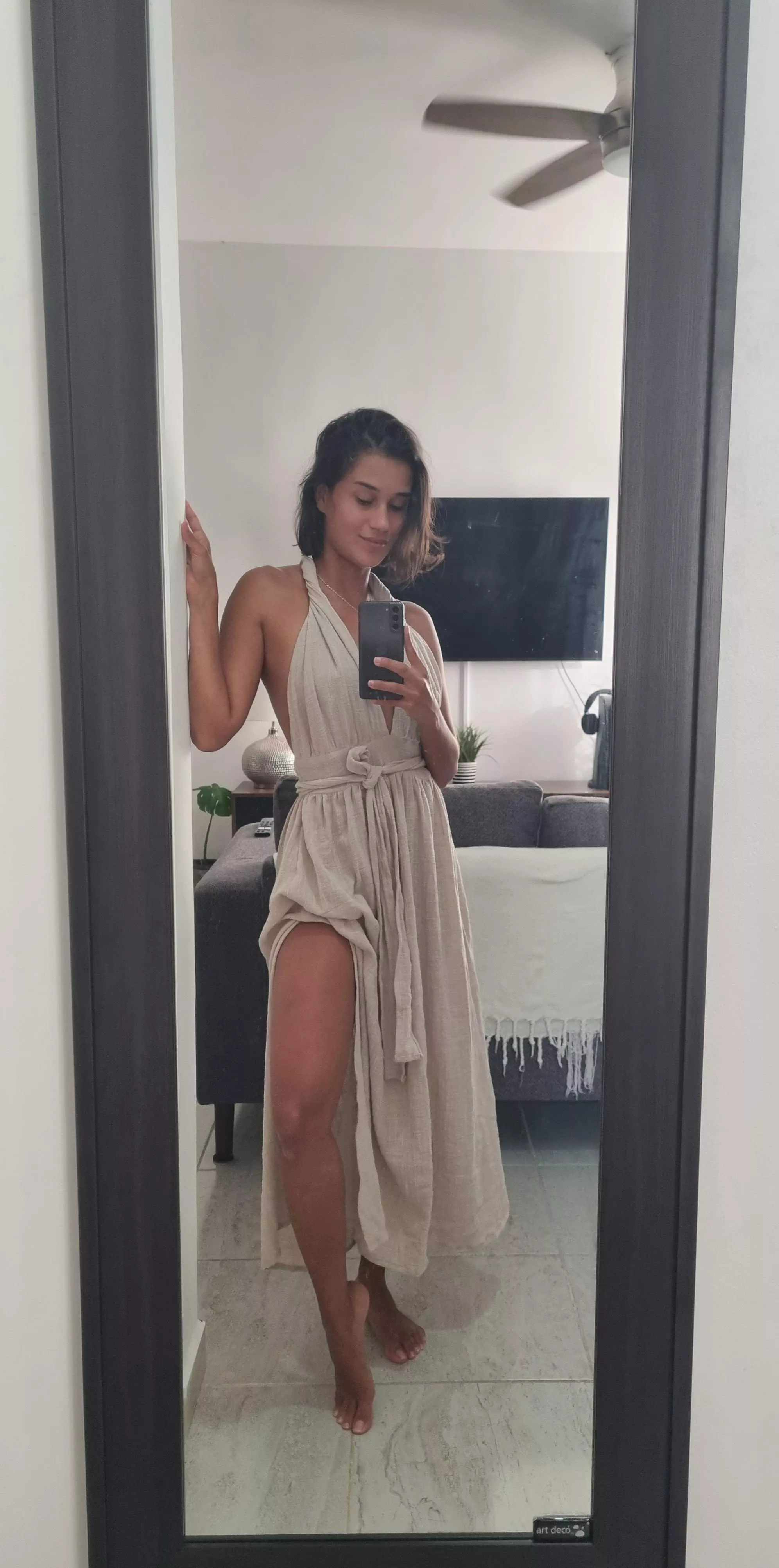 Long legs and nice smile match proper with me posted by iamsativaaxo