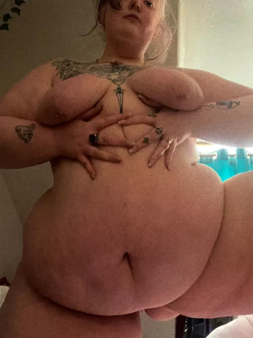 Look into my eyes and tell me how good I look by AdSea6247