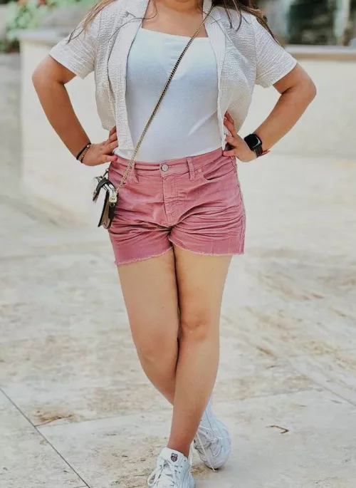 Love to see bra lines under white tshirts by mewithmyselfandi