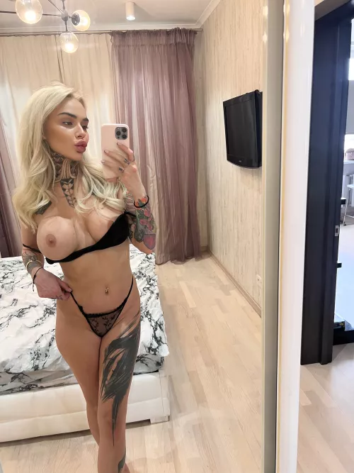 My titties look so pretty by baby_mia69