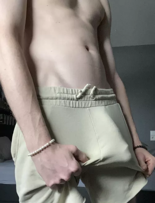 Oi what u staring at ? by xJustLurking