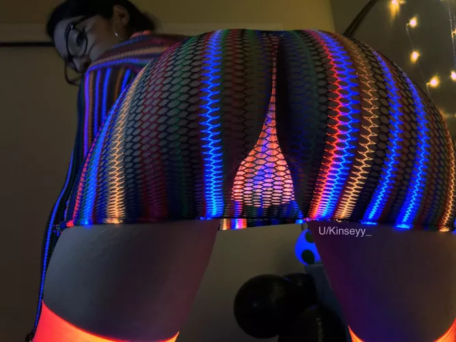 Peek a boo by Kinseyy_