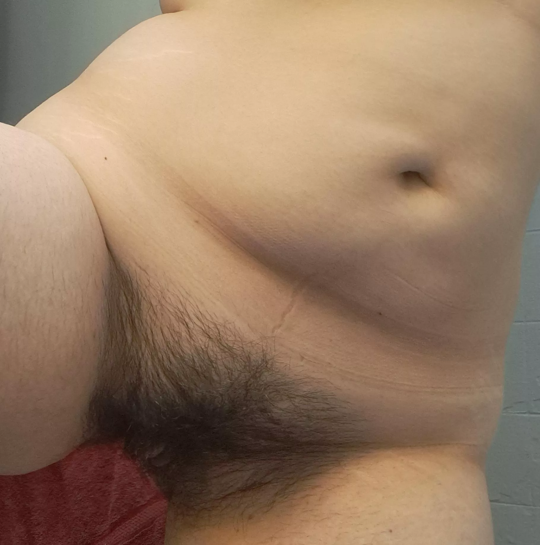 Peeking lips 🥰 posted by Andlyv22