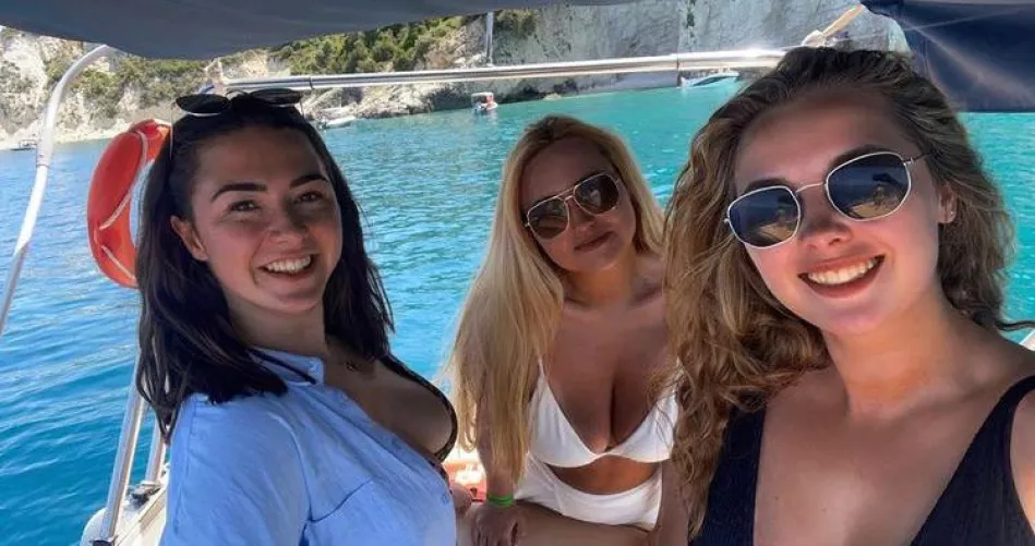 Pretty holiday trio by mr__E67