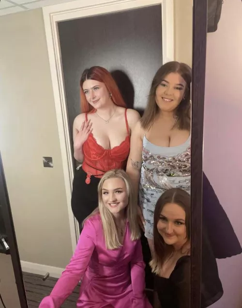 Red, pink, blue, black? by pisai96