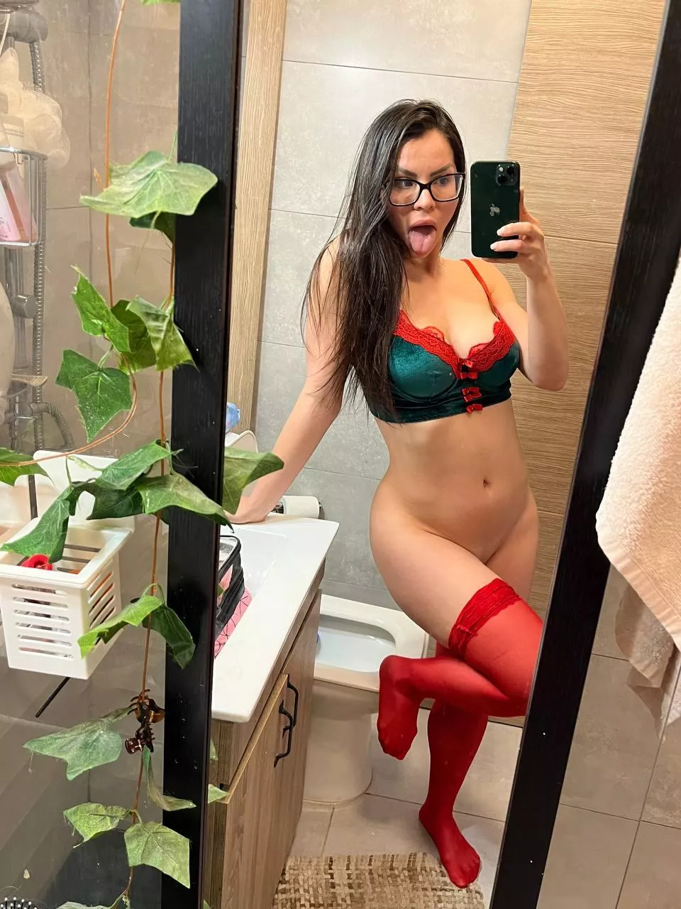 should I put my tongue back in my mouth? posted by Responsible-Ear4150