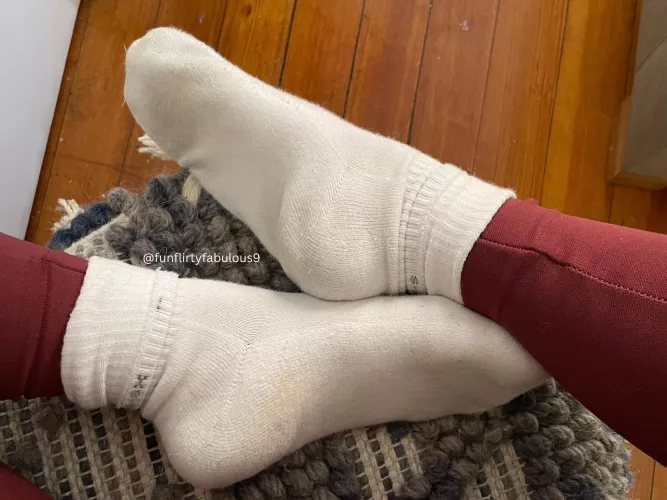 Some clean white socks ready for some attention 🥰 by funflirtyfabulous9