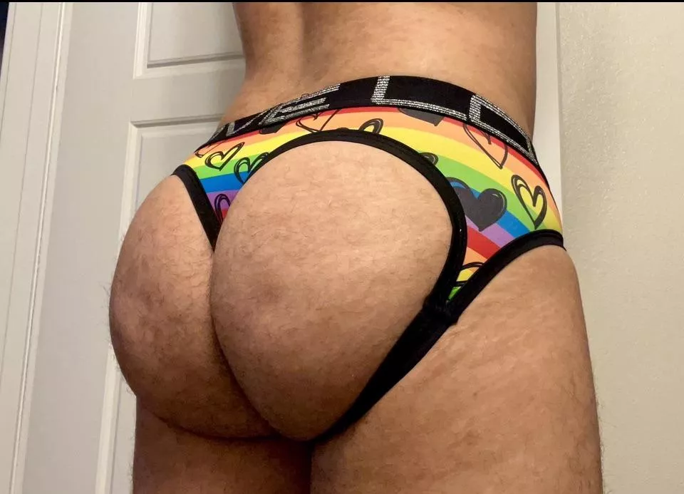 The kind of panties I like to wear on a first date. posted by freelinzberg