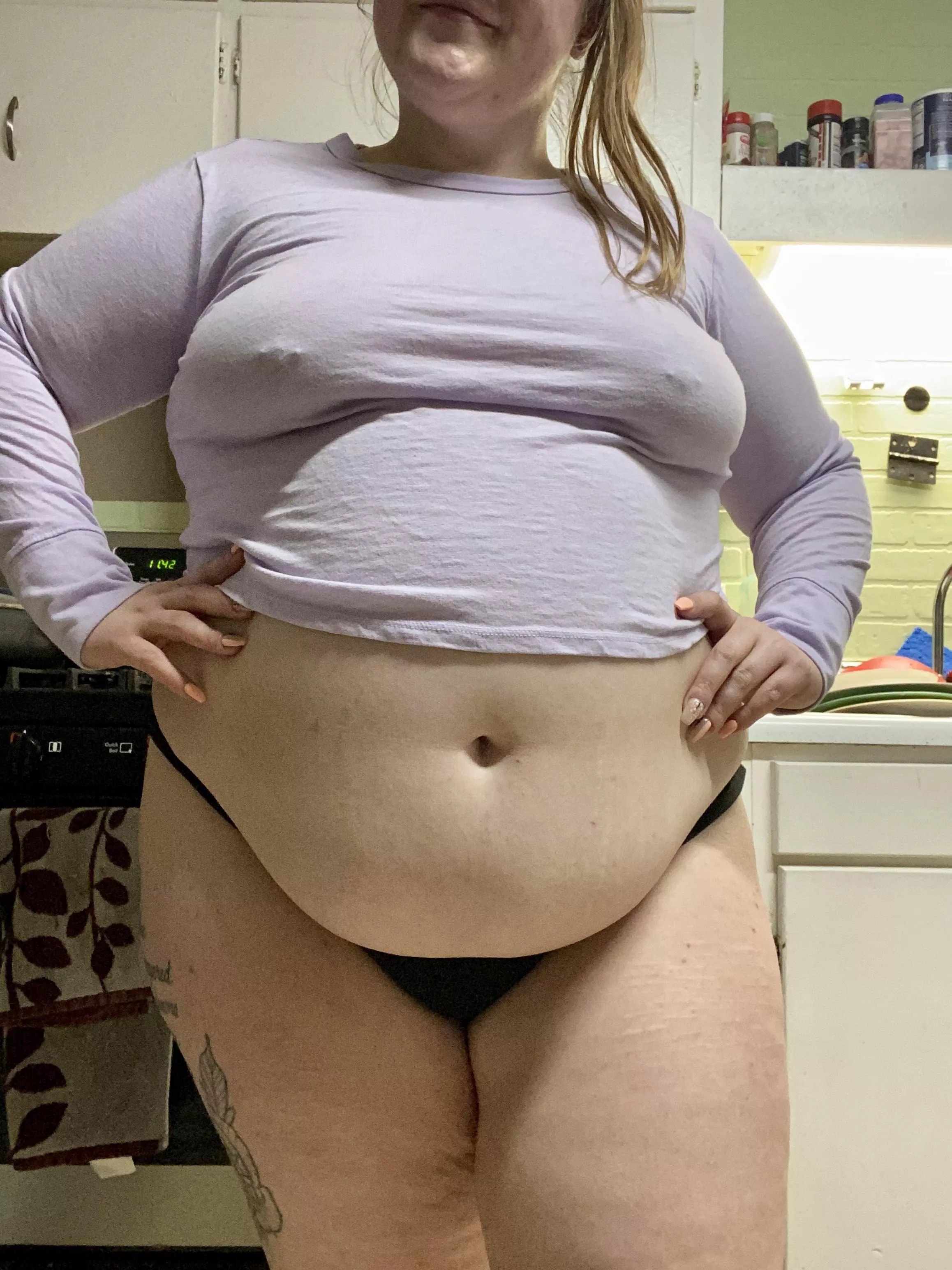 There’s no way this shirt used to fit me🤭🙈🤷🏼‍♀️ posted by alexefron69