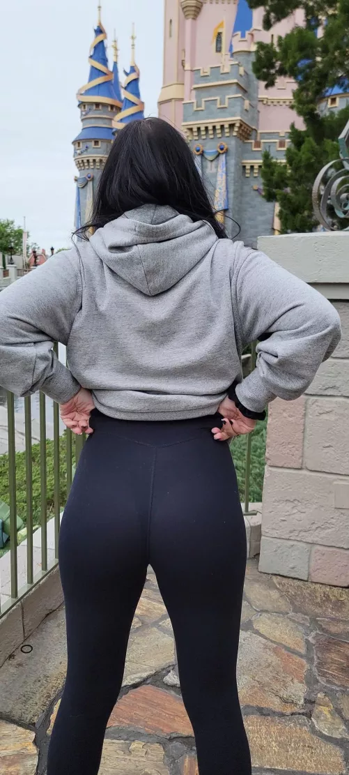 Who doesn't love a little fantasy royalty!? by bootyfull_britt