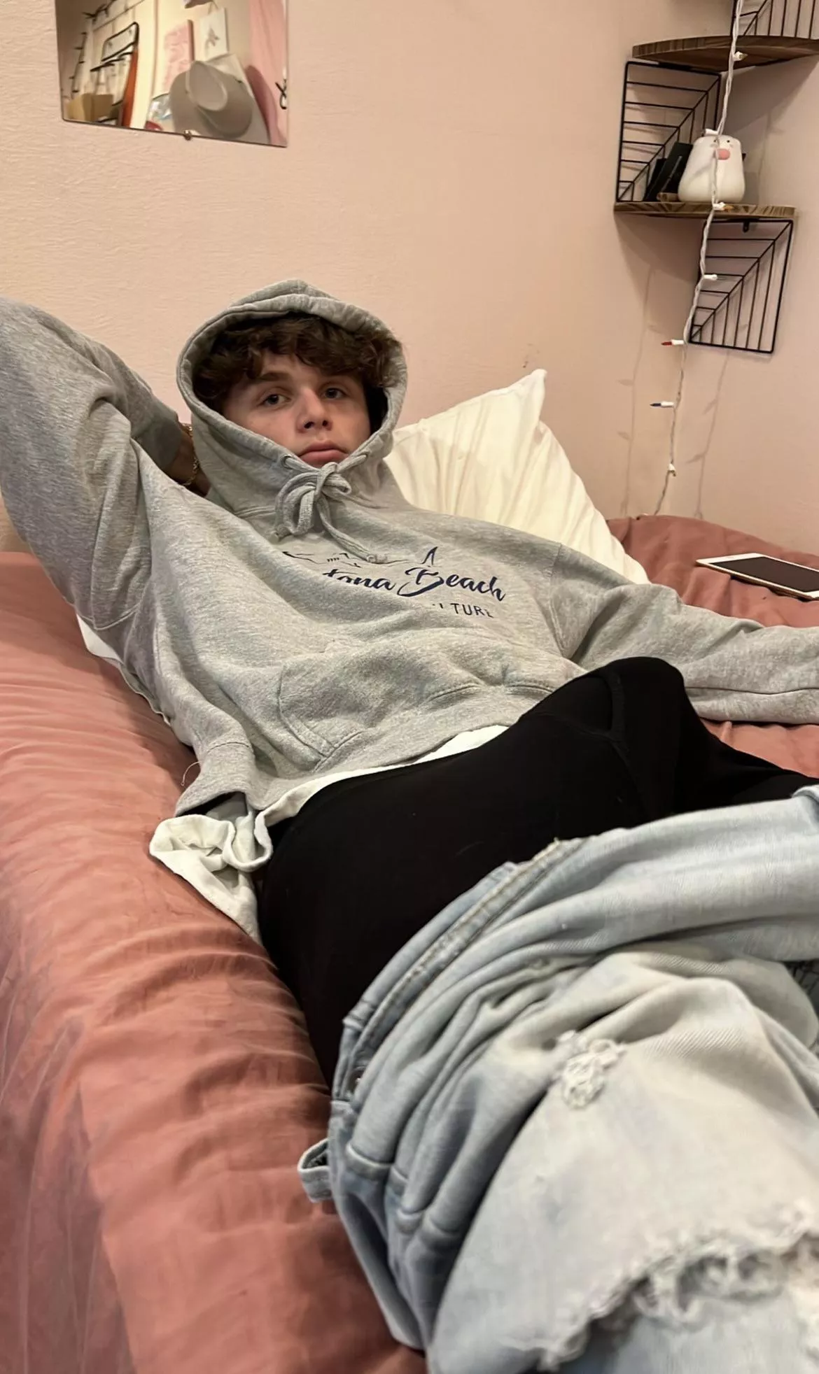 who’s horny 👀 posted by ghostriderr2