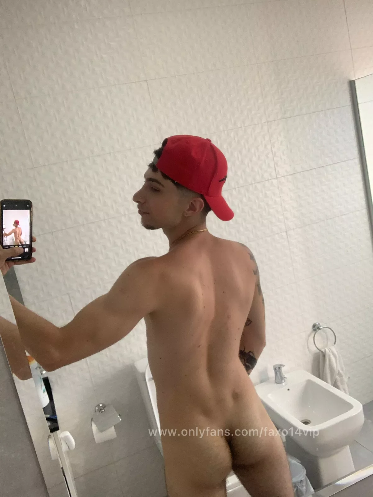 You know what I want 😈... (22) posted by Lomejordelomejor14