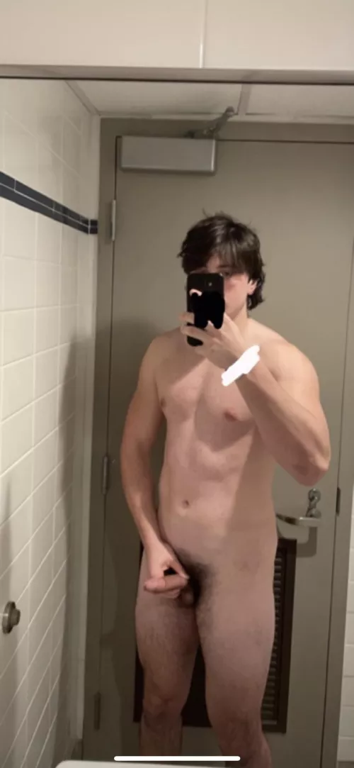 18 [M] College Student- Please rate! by Careless_Song_2939