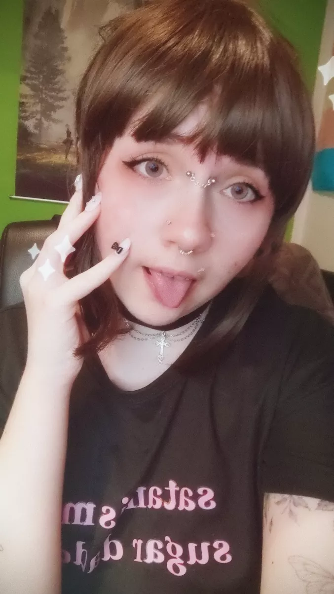 <3 hello posted by Sad_Bumblebee_99