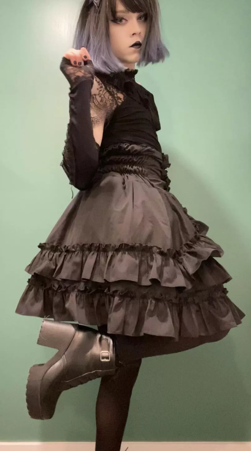 Absolutely in love with this outfit🥰🖤 makes me feel so cute posted by Dry-Apple2493