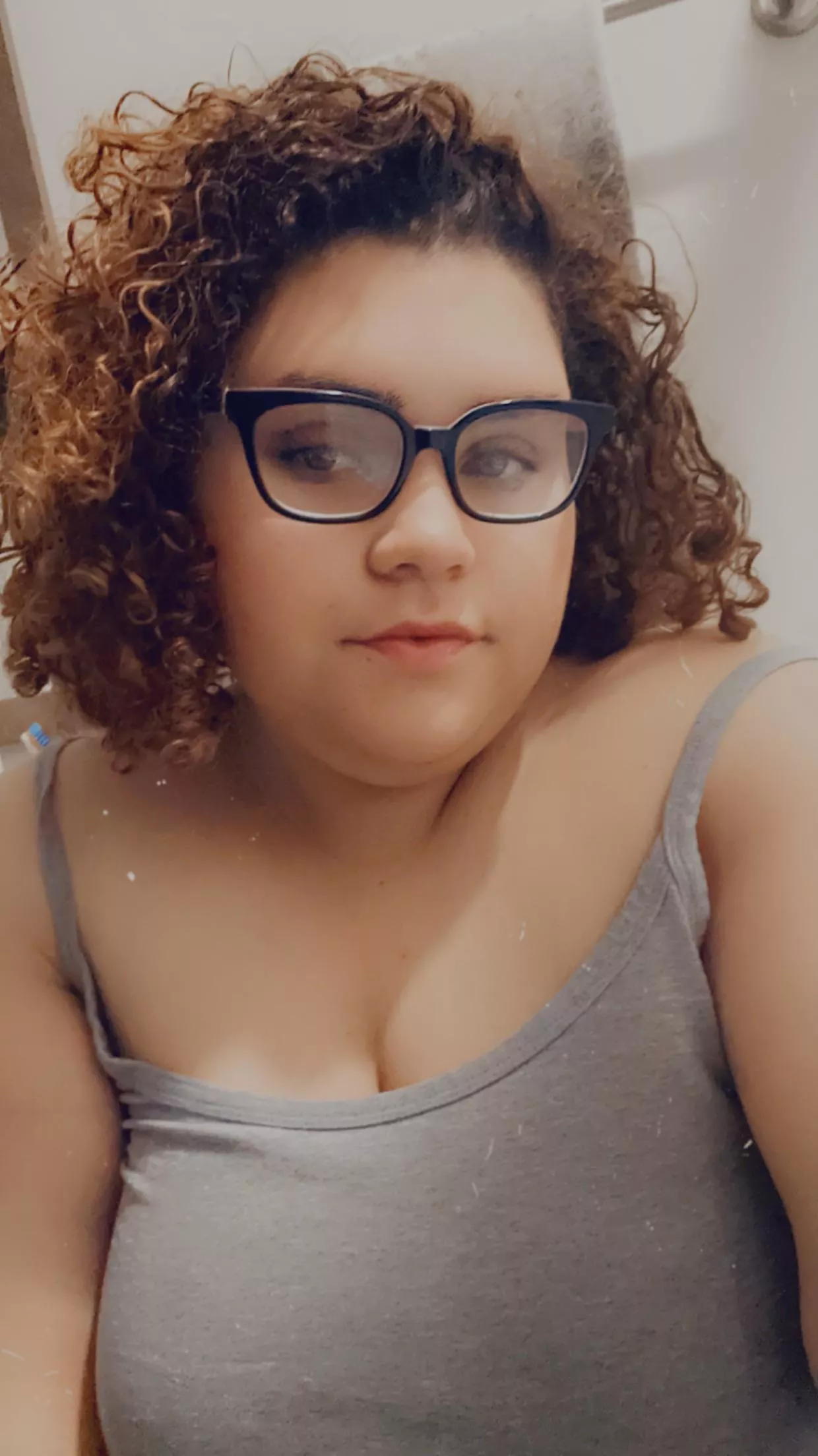 Bbw, curly hair what more can you ask for😍😍 posted by bbwgoddess_0822