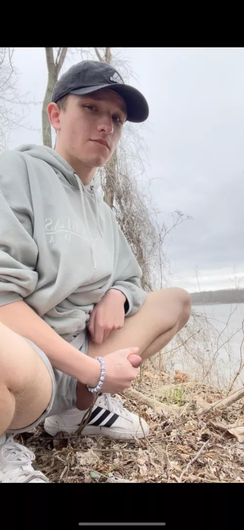 Been getting riskier lately 🤤hope I don’t get seen jerking on the shore by Gengar948