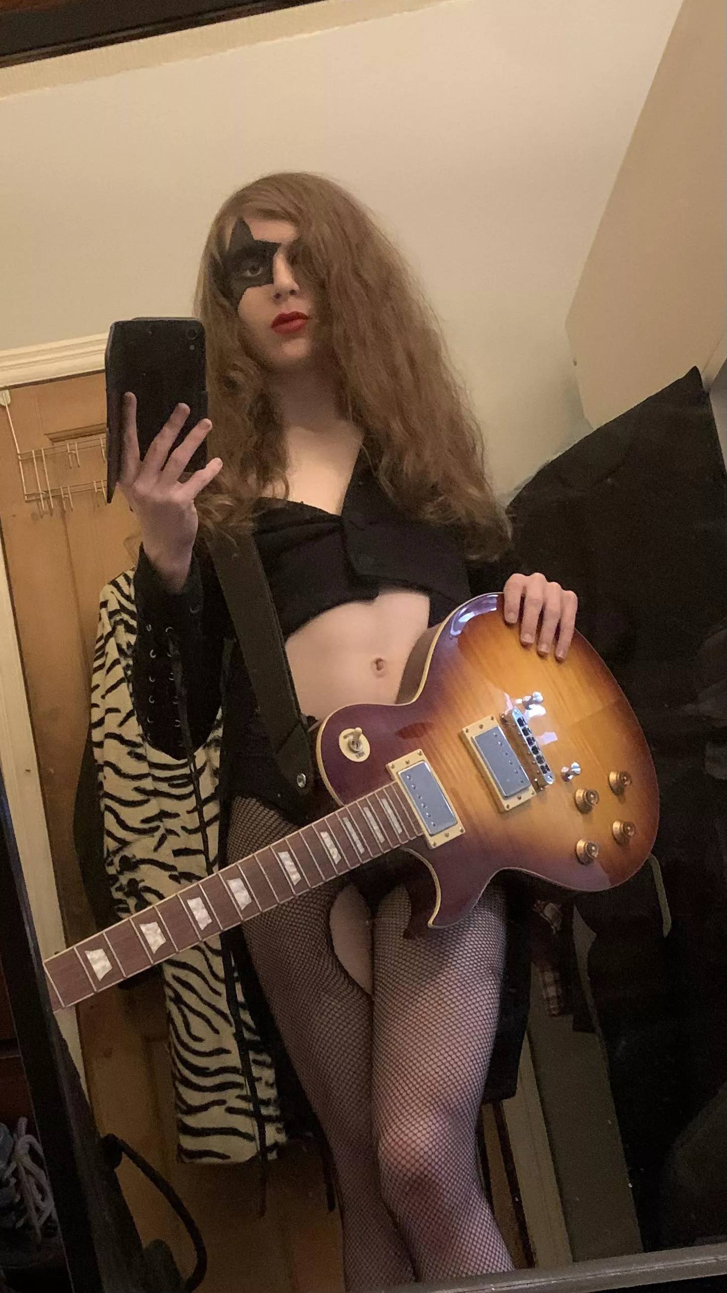 bored rn so im posting again ;3 posted by YharnamSauce